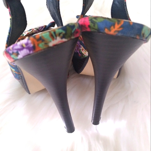Madden Girl Women's Hizzie Blue Floral Peep Toe Slingback Heels Sz 8M - Picture 8 of 12